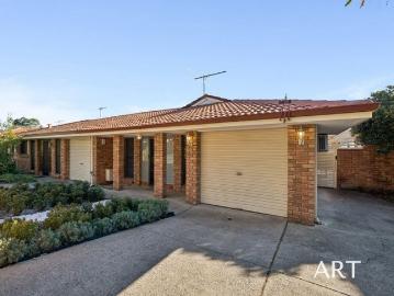 STREET FRONT VILLA NO STRATA LEVIES!
