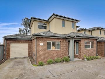 Street Frontage Appeal at an Affordable Price!