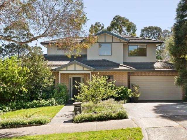 Street Frontage Townhouse: Quiet, Convenient & Low Maintenance Living