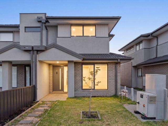 Street Frontage. Three Bedrooms. Inner West Convenience