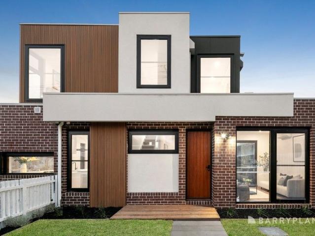 Street Fronted and Brand New in Prime Bayside Setting