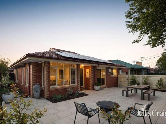 Street Fronted Independence & Effortless Contemporary Living
