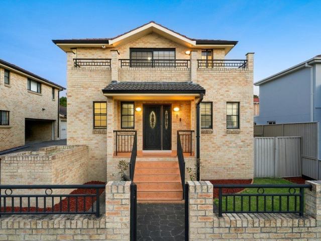 Street Fronting Three Bedroom Townhouse On 246 sqm