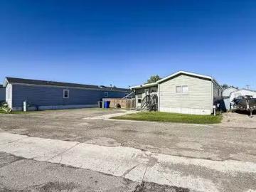 House for sale in Olds, Alberta - Deck
