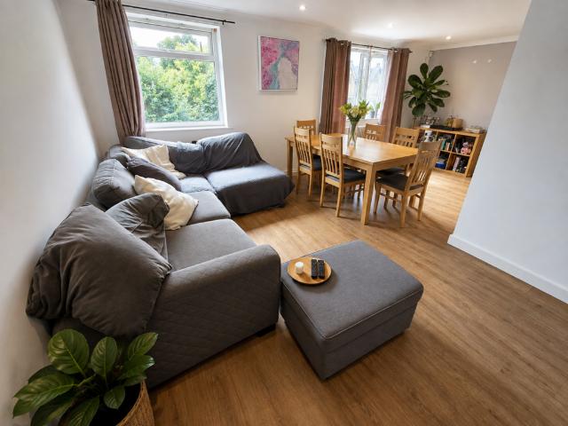 Street Lane, Leeds 2 bed house to rent £900 pcm £208 pw