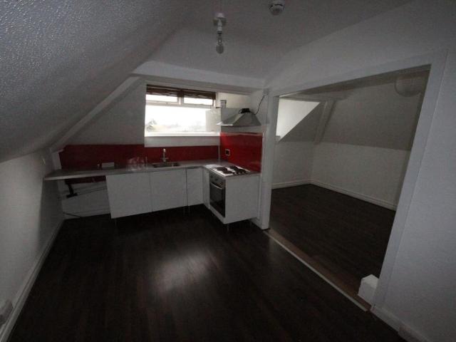 Street Lane, Leeds, LS8 2ET 1 bed flat to rent £550 pcm £127 pw