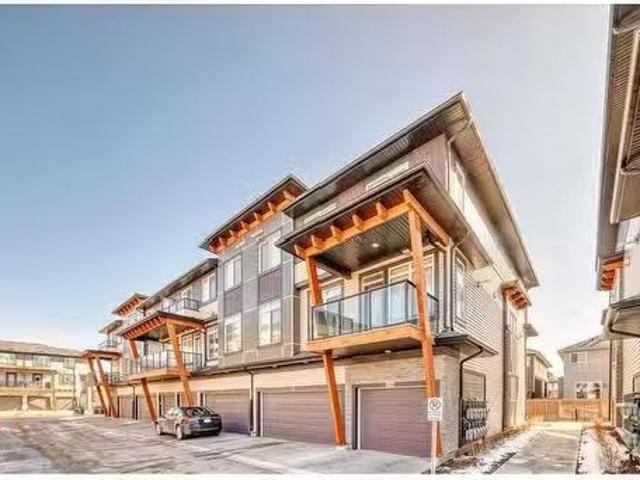 Street Ne, Calgary, AB, T3J 2H8 townhouse for sale Listing.