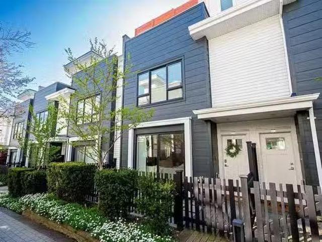 Street, Surrey, BC, V3Z 0S5 townhouse for sale Listing ID.
