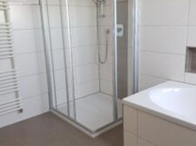 Streitsberg 4, Wohnung 6 ~~~ Fußbodenheizung, Dachgeschoss, Maisonette mit Steg, Balkon, 2 Bäder, Gäste WC, Abstellraum, Stellplatz anmietbar