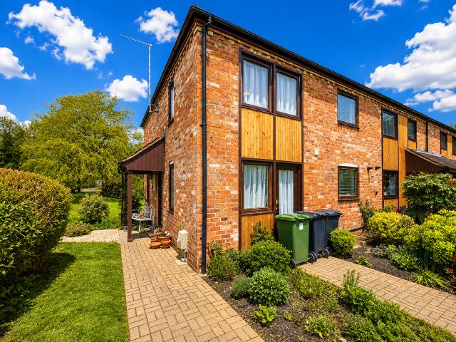 Strensham Court Mews, Strensham, Worcester WR8, 3 bed property to rent, £1,300 pcm | PrimeLocation