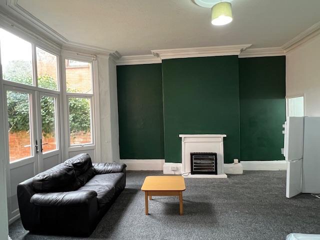 Strensham Hill, Moseley Studio to rent £675 pcm £156 pw