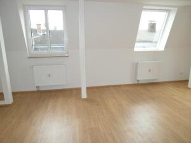 Stresemannstr. 48, WE 11 ~~~ Dachterrasse, Balkon, Einbauküche, Haus mit Aufzug, Tageslichtbad mit Wanne und Dusche, Gäste WC, Stellplatz anmietbar