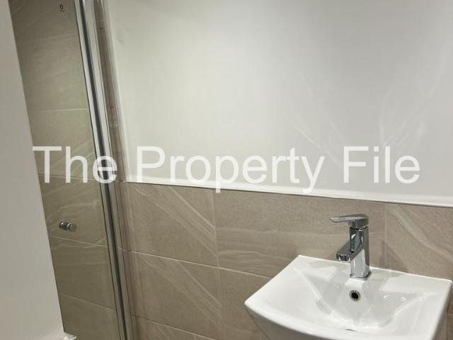 Stretford Road, Urmston M41 1 bed flat to rent £890 pcm £205 pw