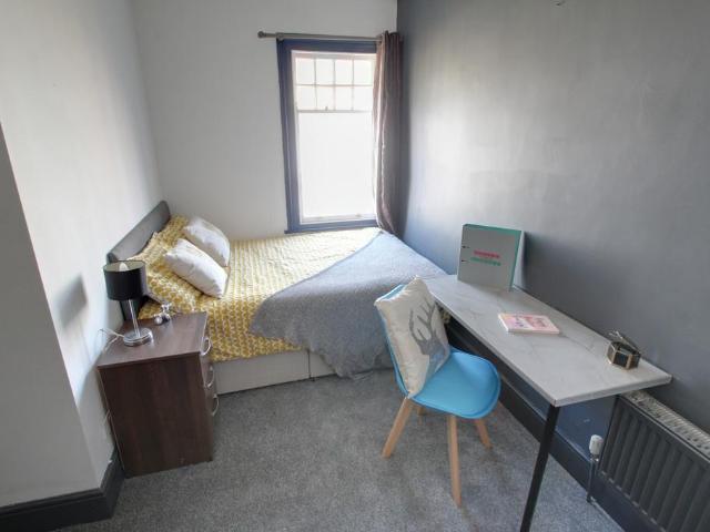 Stretton Road, Leicester 1 bed in a house share to rent £475 pcm £110 pw