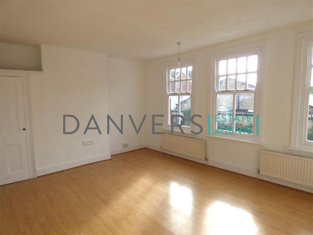 Stretton Road, Leicester LE3 3 bed terraced house to rent £1,225 pcm £283 pw