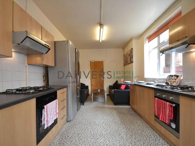 Stretton Road, Leicester LE3, 7 bed terraced house to rent, £2,427 pcm | PrimeLocation