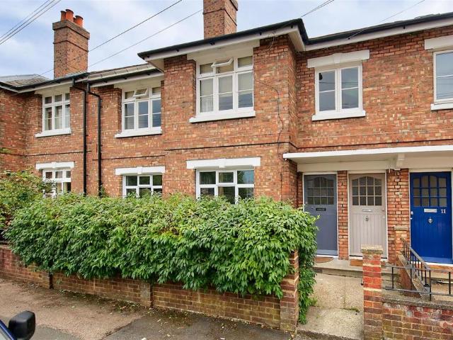 Strickland Row Earlsfield 4 bed maisonette to rent £3,400 pcm £785 pw