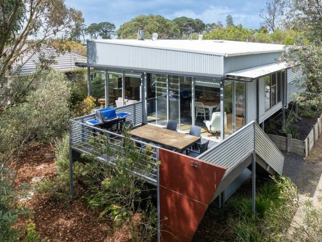Striking Architectural Design in the Heart of Venus Bay