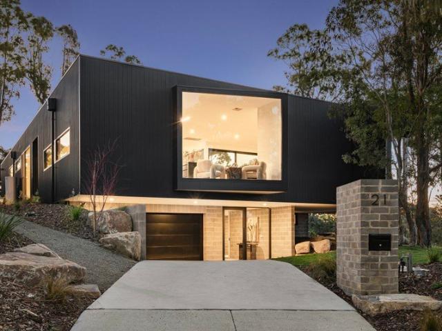 Striking Architectural Residence in a Premier Donvale Setting