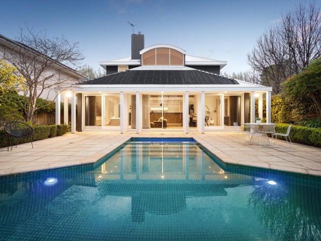 Striking Brighton Sanctuary of Space & Sophistication