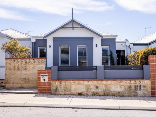 STRIKING & MODERN 3x2! MOVE IN READY!