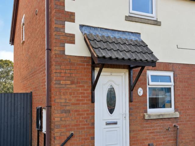 Stringer Court, Stoke on trent. 2 bed terraced house to rent £900 pcm £208 pw