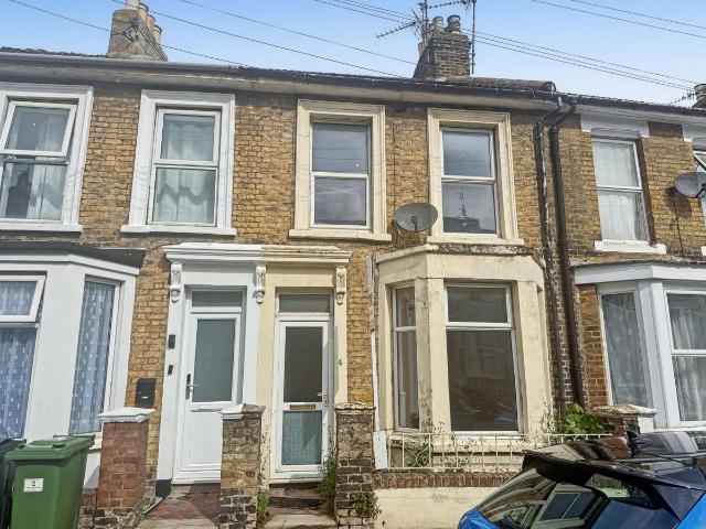 Strode Crescent, Sheerness ME12, 2 bed terraced house to rent, £1,100 pcm | PrimeLocation