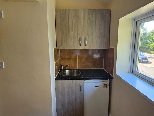 Strode Crescent, Sheerness ME12, London