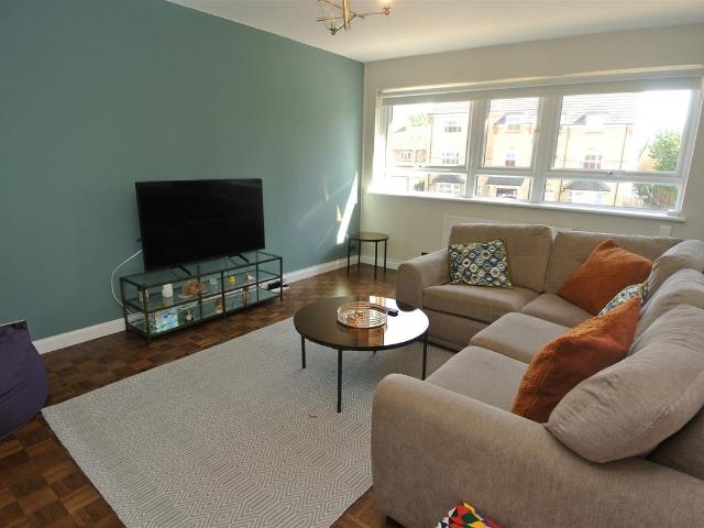 Strode Street, Egham TW20, 2 bed maisonette to rent, £1,750 pcm | PrimeLocation