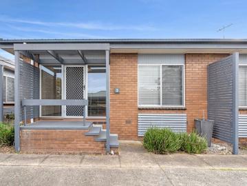 Stroll to the local shops! Only 4 units in block!