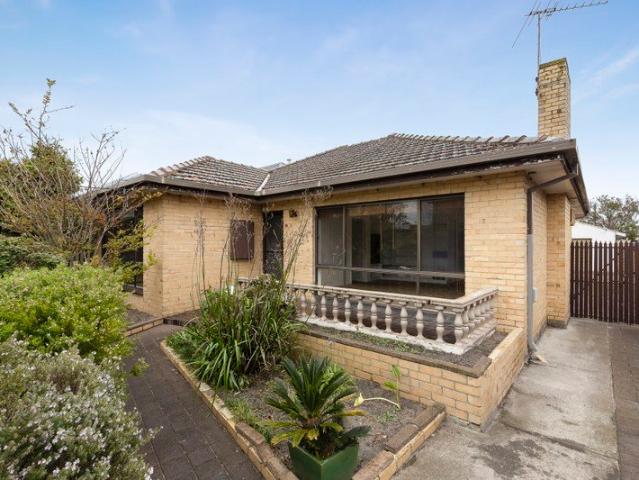 Stroll to the Sand Classic on 604sqm + Options