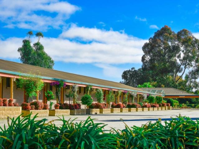 Strong Performing 37 Room Motel in the Murray River Region | Resort Brokers ID: LH009260