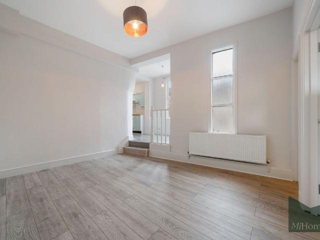 Stroud Green Road, London N4, 1 bed flat to rent, £1,795 pcm | PrimeLocation