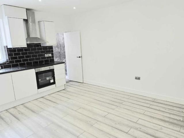 Stroud Green Road, London N4, 1 bed flat to rent, £2,000 pcm | PrimeLocation