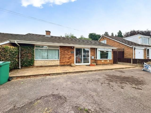 Stroud Road, Tuffley 2 bed detached house to rent £1,250 pcm £288 pw