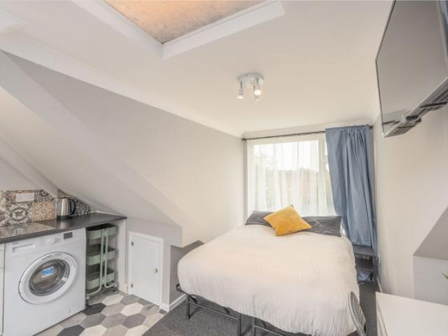 STS6 Studio Room at Cherry Hinton
