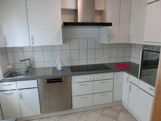 Stuttgart Feuerbach: Dreizimmerwohnung mit Einbauküche