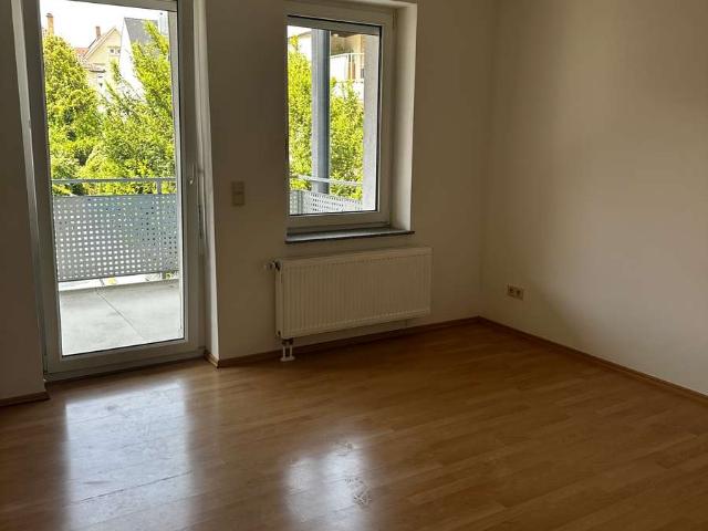 Stuttgart Feuerbach: Helle 3 Zimmer Wohnung mit Balkon