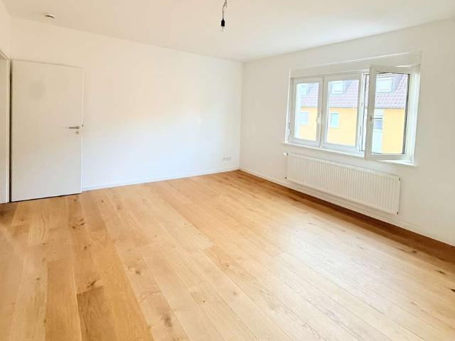 STUTTGART OST | WG ZIMMER | HOCHWERTIGE EINBAUKÜCHE
