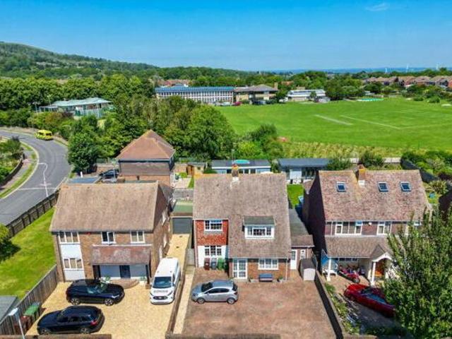 Stuart Avenue, Eastbourne, 4 Bedroom Detached