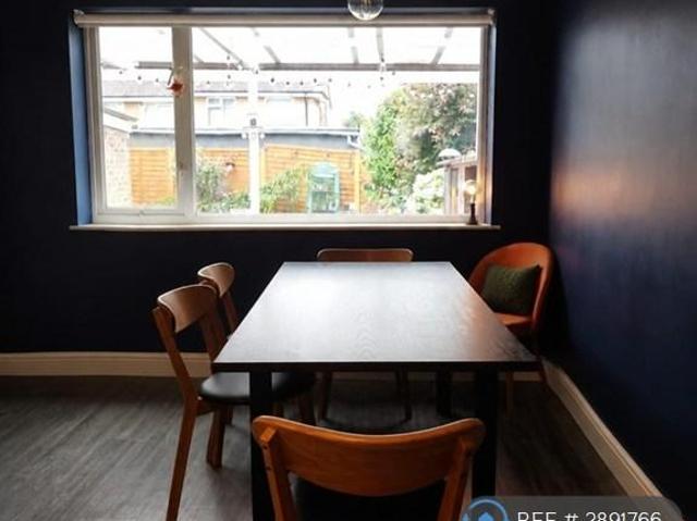 Stuart Drive, Hitchin, SG4 3 bed semi detached house to rent £1,990 pcm £459 pw