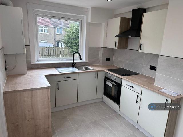 Stuart Drive, Lanark, ML11 2 bed end of terrace house to rent £1,200 pcm £277 pw