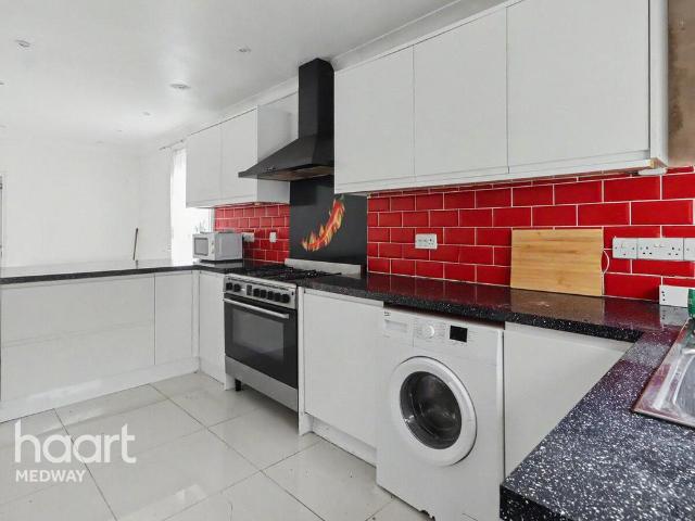 Stuart Road, GILLINGHAM 1 bed in a house share to rent £750 pcm £173 pw