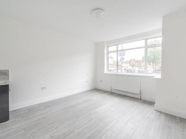 Stuart Road HA3, Harrow, 5 bed semi detached house to rent, £3,500 pcm | PrimeLocation