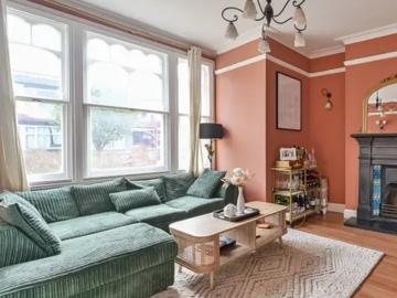 Stuart Road, London, SW19 8DH, United Kingdom | 3 bed apartment for rent #165556221 | Rentberry