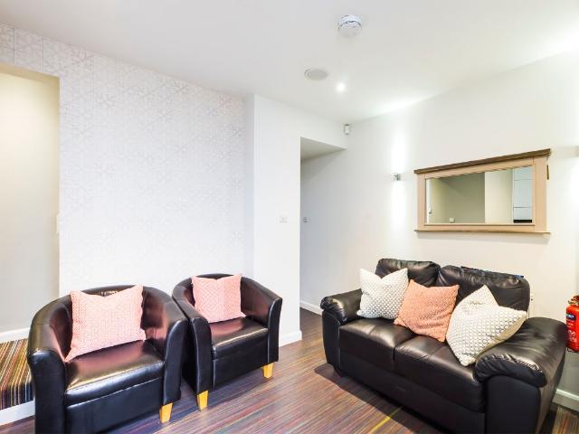 Stubbs Gate, Newcastle Under Lyme ST5, 2 bed terraced house to rent, £637 pppm | PrimeLocation