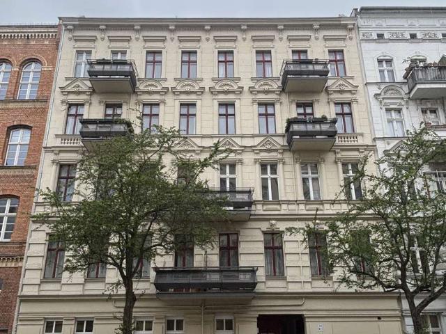 Stuckaltbau unweit Markthalle 9 und Görlitzer Park