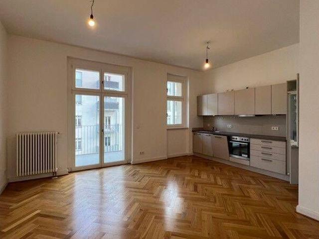 Stuckaltbau mit Charlottenburger Charme