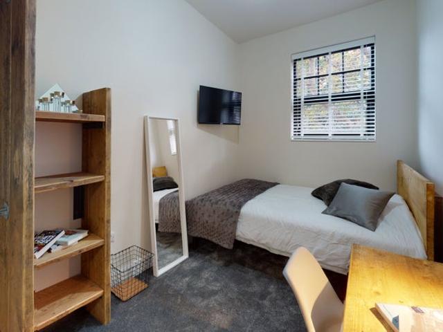 Student Only Room Available from September!