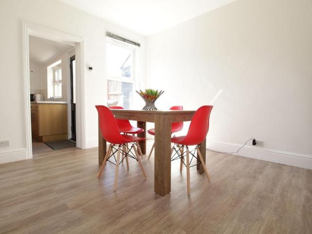 Student Accommodation 26/27, 7 Peel. 3 bed house share to rent £449 pcm £104 pw